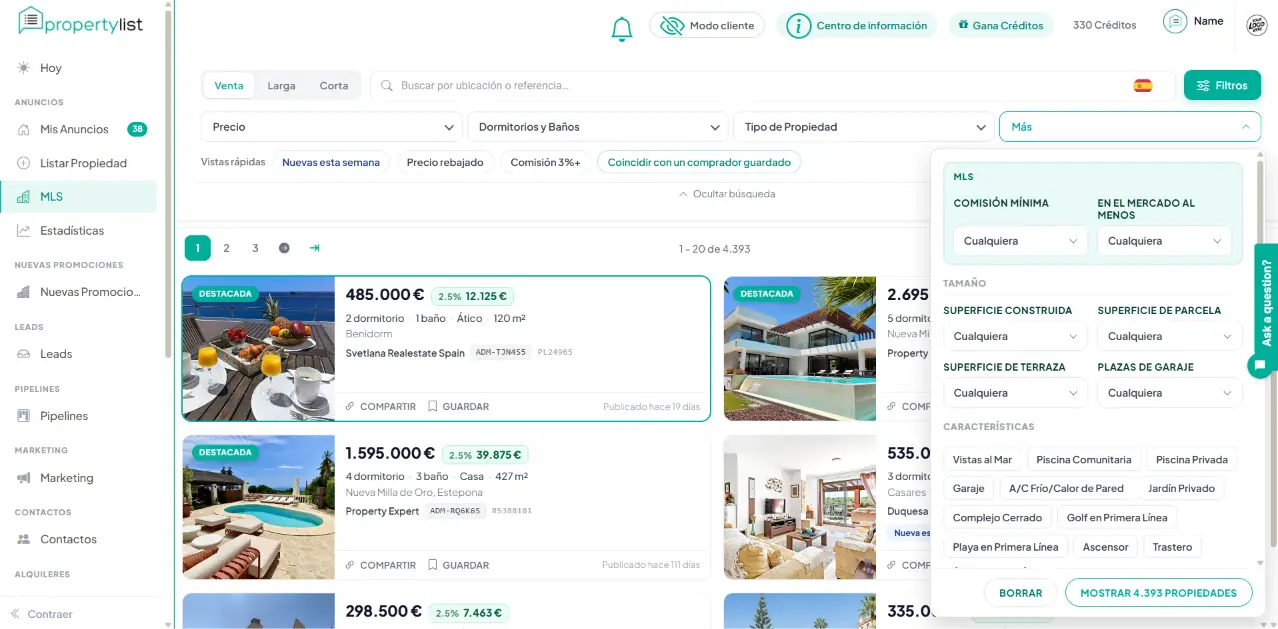 Captura de pantalla del panel de filtros Más del MLS, abierto sobre la cuadrícula de resultados, con los desplegables de superficie construida, parcela y terraza, y la fila de comodidades como piscina o vistas al mar.