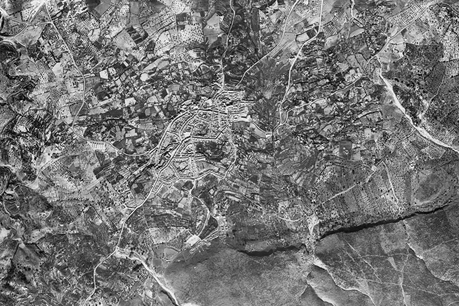 Alhaurín el Grande desde el aire en 1956