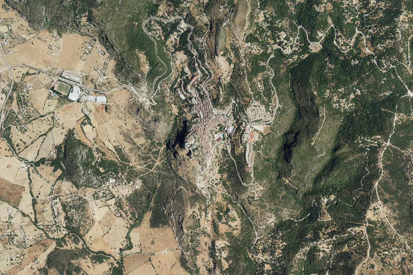 Casares desde el aire en 2022