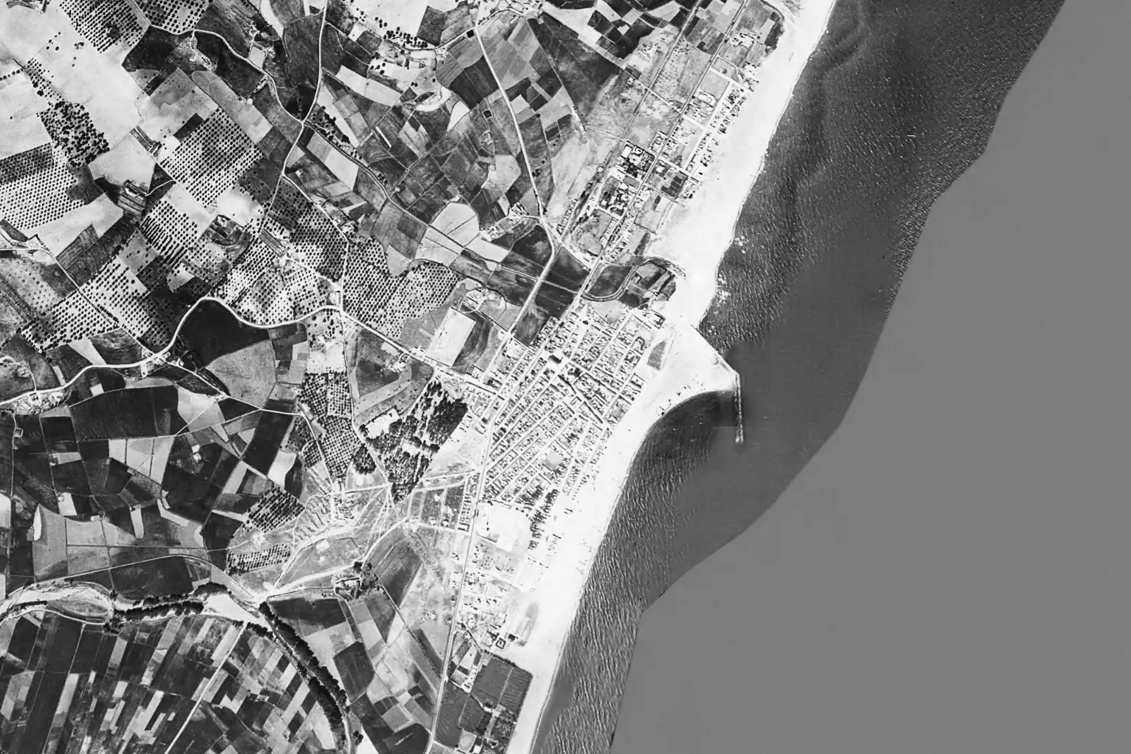 Fuengirola from the air in 1956