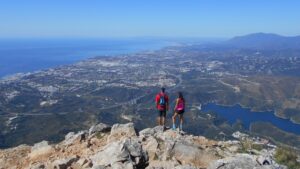 Mountains.hiking.PropertyList